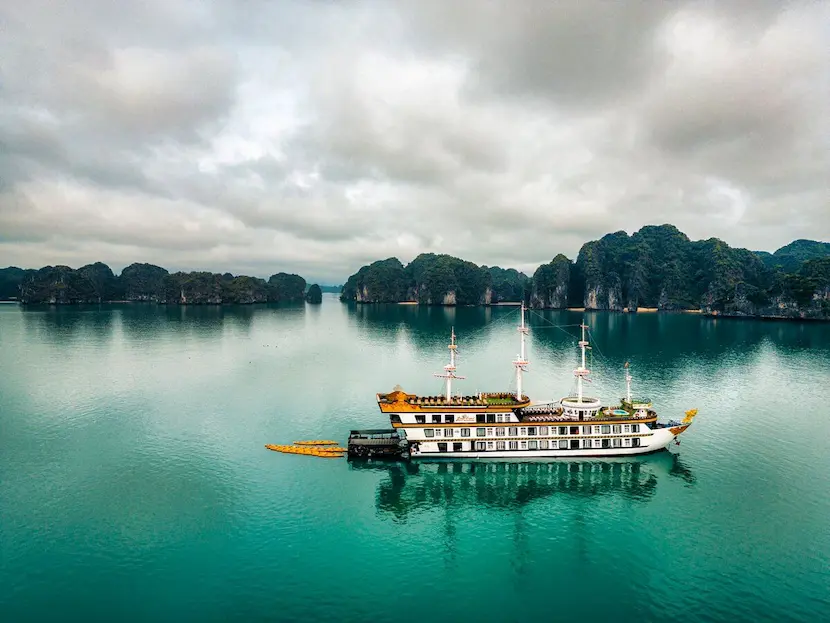 top 10 cruises in bai tu long bay, dragon legend cruise