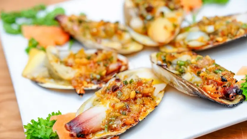 specialità di bai tu long, piatto di bai tu long, geoduck in bai tu long